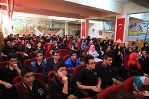 Şahin, Fen Lisesi Öğrencileriyle Buluştu 
