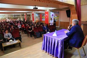 Şahin, Fen Lisesi Öğrencileriyle Buluştu 